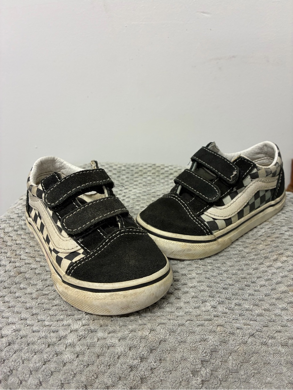 Vans Kids Checkerboard Velcro Sneakers in Black and White